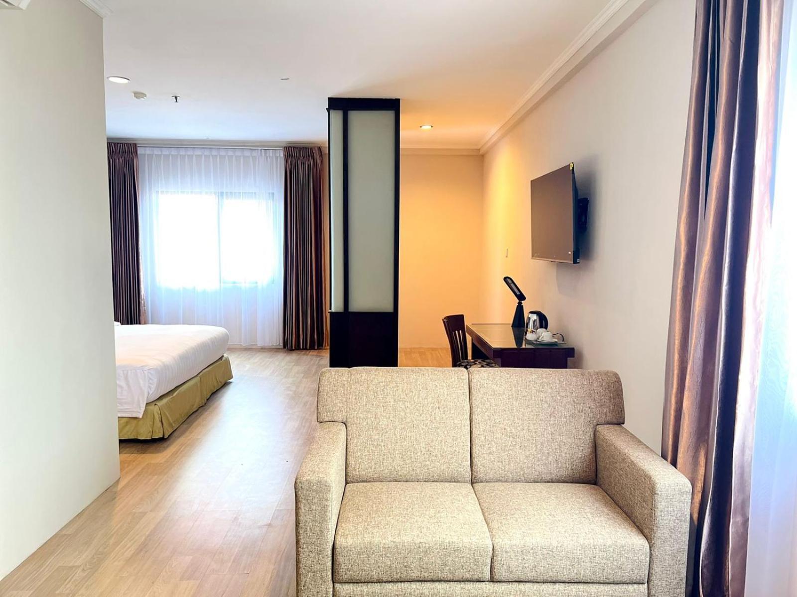 Royal Asia Hotel Palembang Luaran gambar