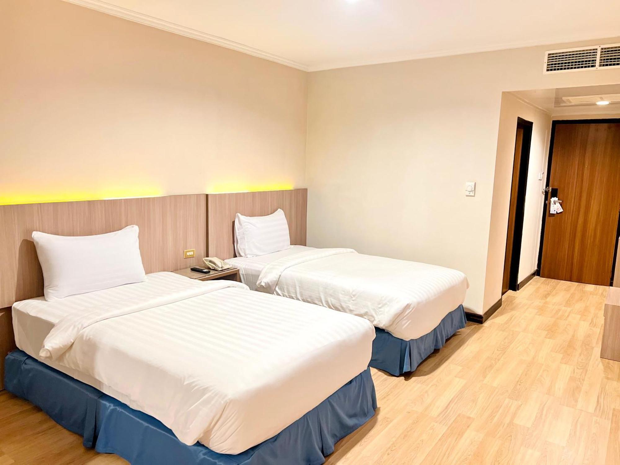 Royal Asia Hotel Palembang Luaran gambar