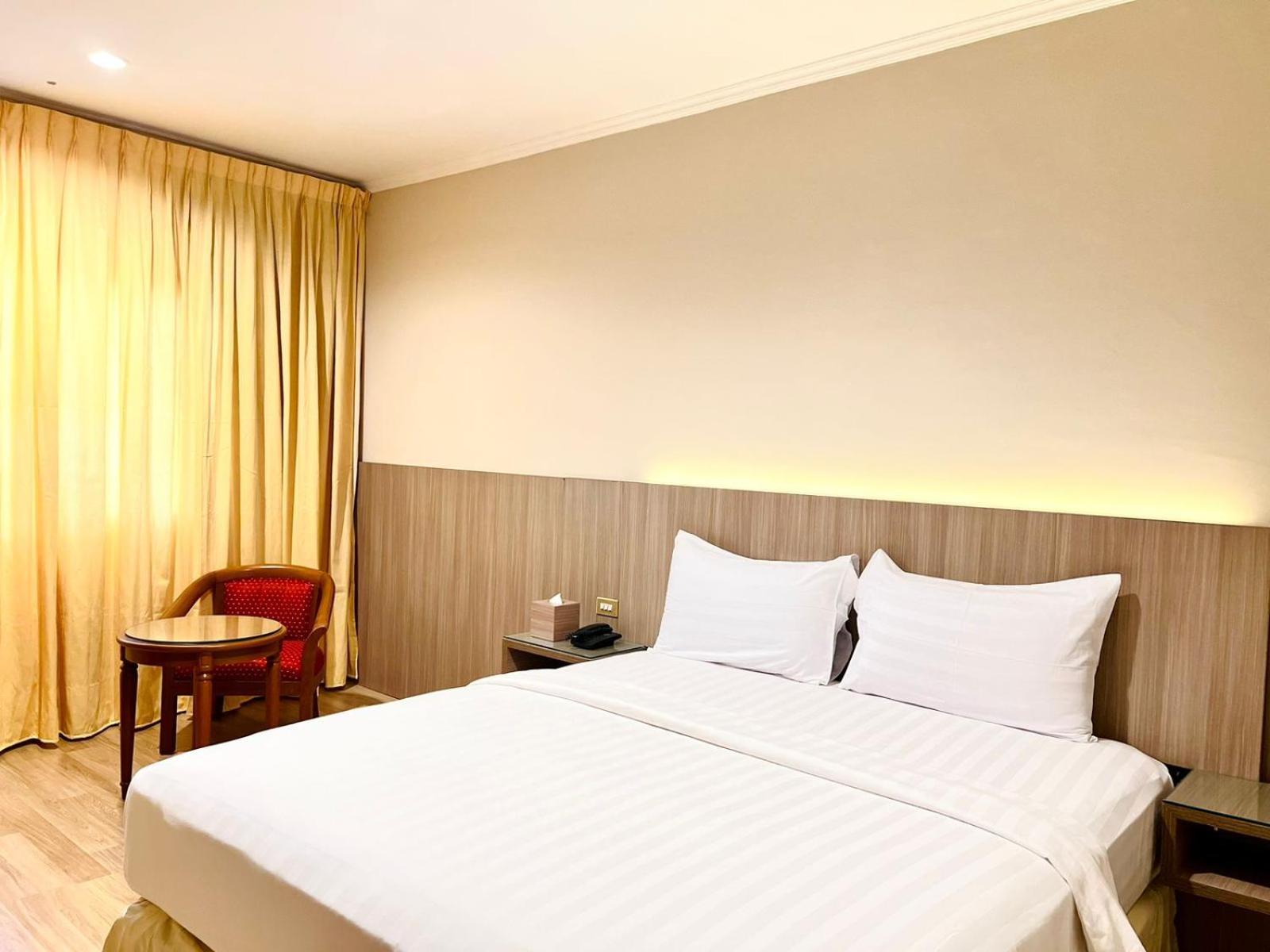 Royal Asia Hotel Palembang Luaran gambar