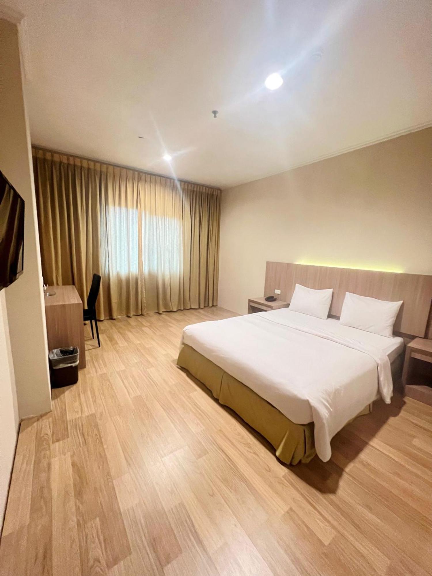 Royal Asia Hotel Palembang Luaran gambar