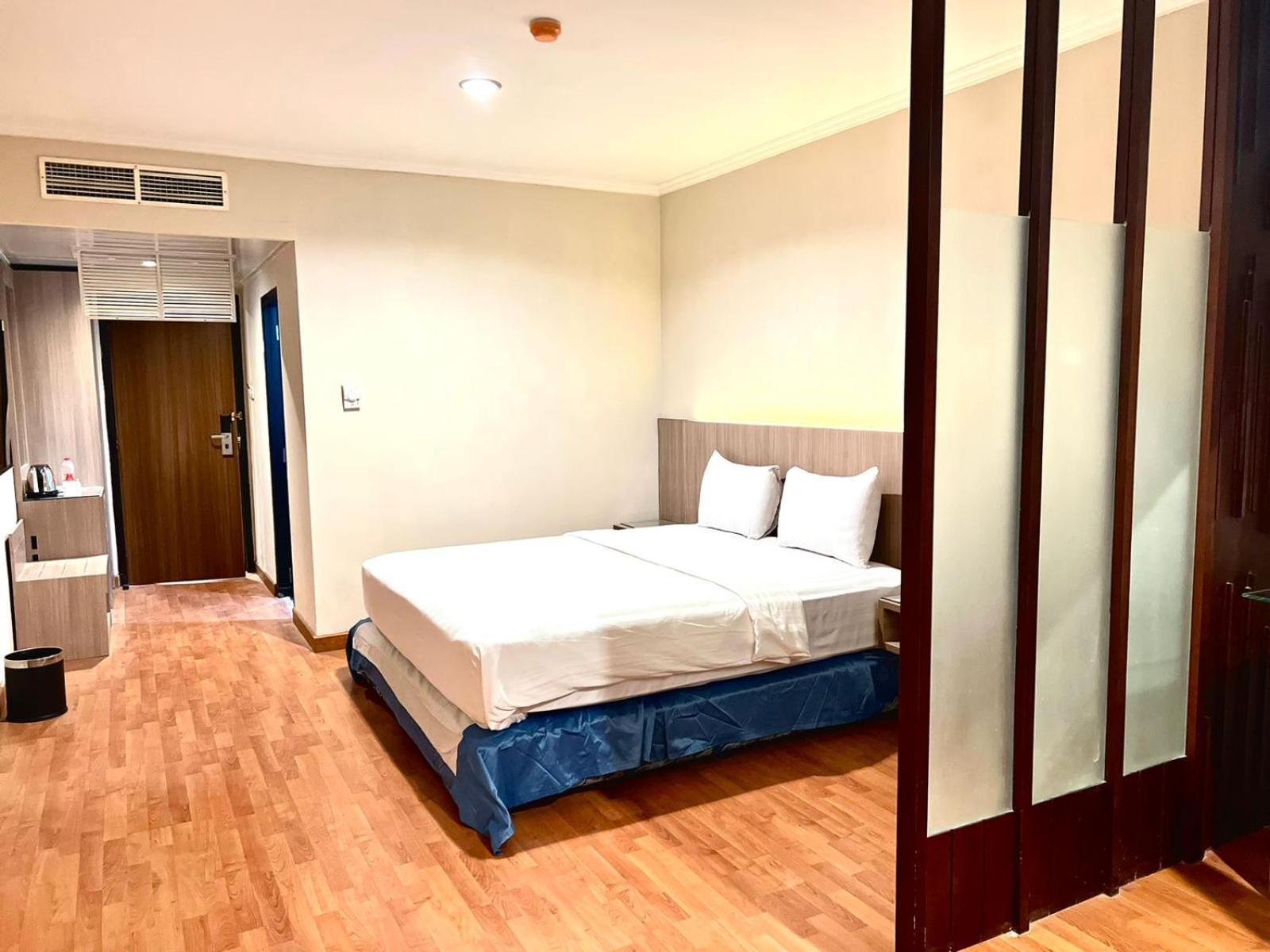 Royal Asia Hotel Palembang Luaran gambar