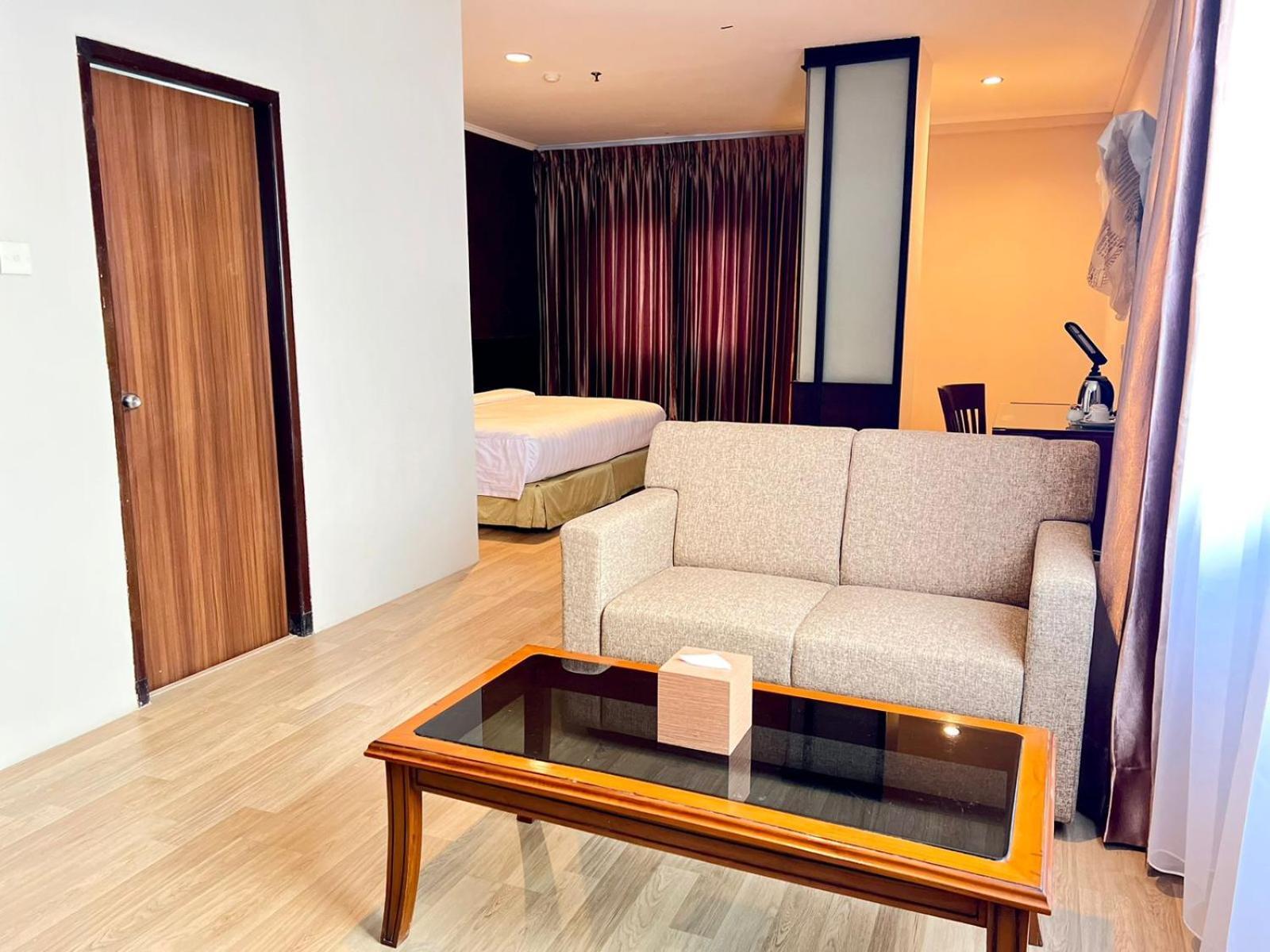 Royal Asia Hotel Palembang Luaran gambar