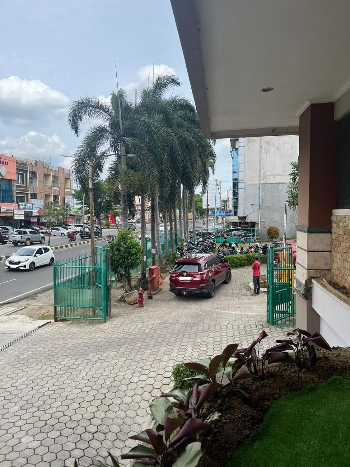 Royal Asia Hotel Palembang Luaran gambar