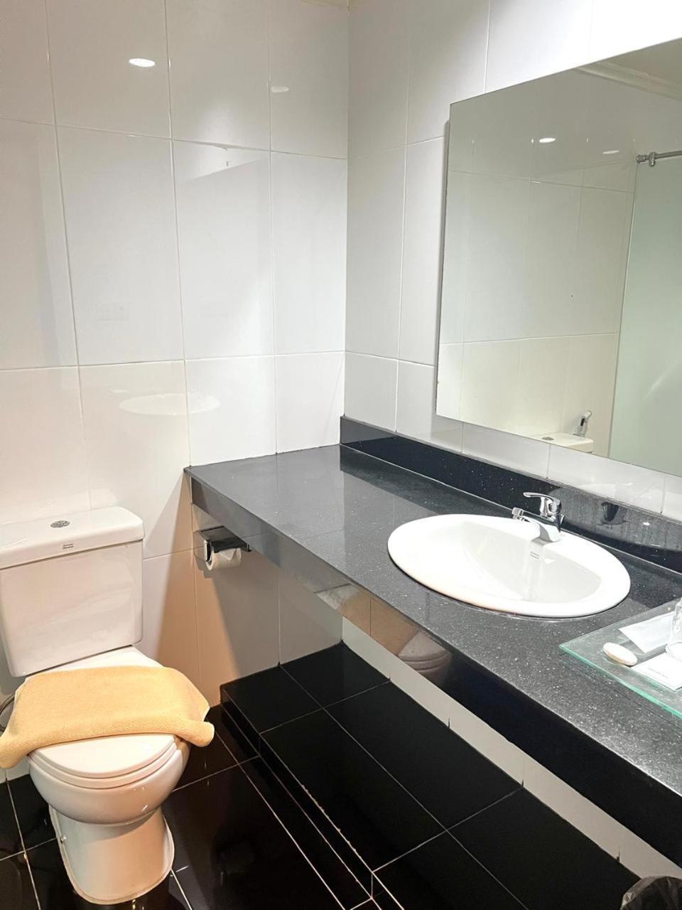 Royal Asia Hotel Palembang Luaran gambar