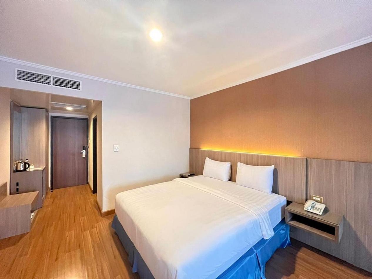 Royal Asia Hotel Palembang Luaran gambar